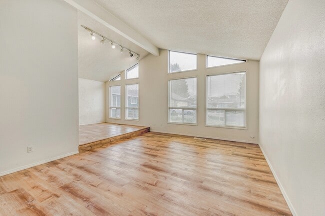 Building Photo - 1467 NW 176th Pl