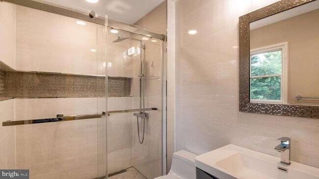 Building Photo - 8933 Colesville Rd