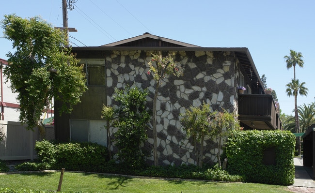 Building Photo - Anchor Apartments