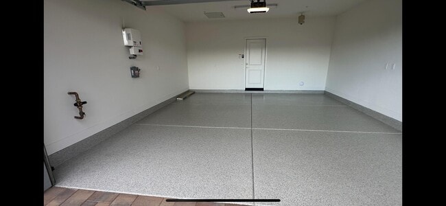 Building Photo - 51600 Sidewinder Dr