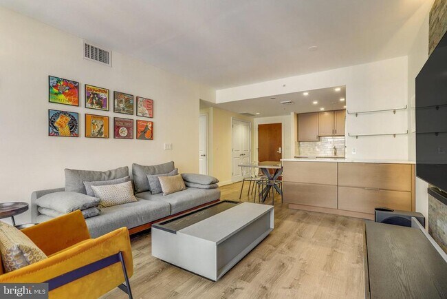 Building Photo - 1020 N Highland St