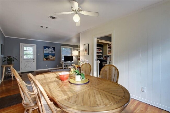 Building Photo - 2831 Pearl St