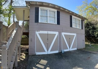 Building Photo - 984 Byron Dr SW