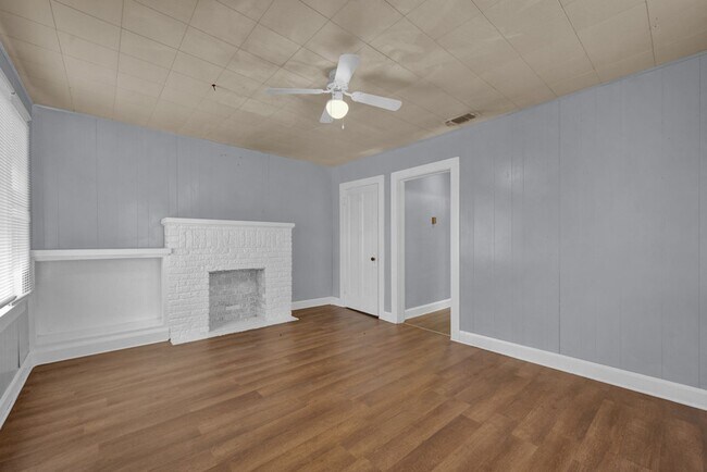 Building Photo - 1212 SW 9th Ave