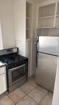 Building Photo - E Crescent Ave