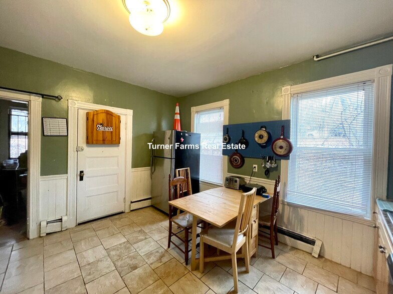 Building Photo - 12 Bucknam St