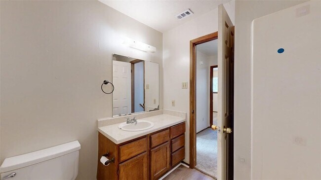 Building Photo - 1002 Verde Dr