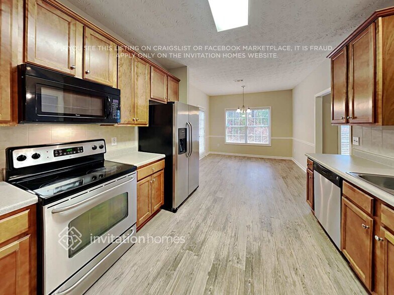 Building Photo - 633 Country Grove Ln NE