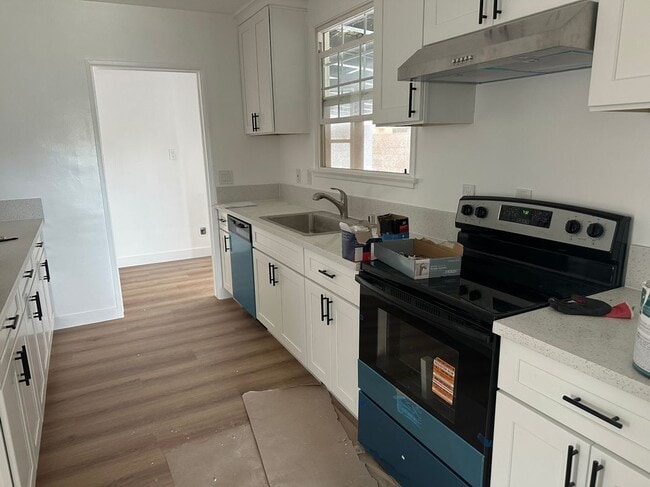 Building Photo - 4051 Howard Ave