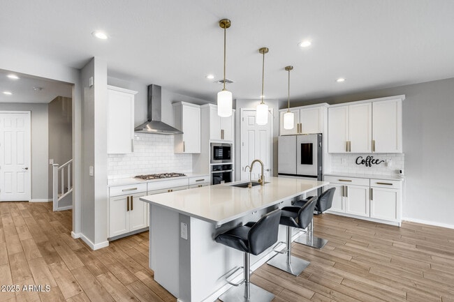 Building Photo - 17635 W Red Fox Rd