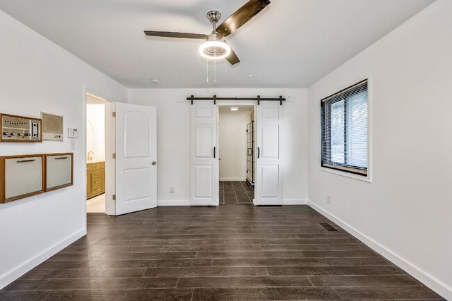 Building Photo - 3bd/2ba Ranch Style Nest In Fayetteville