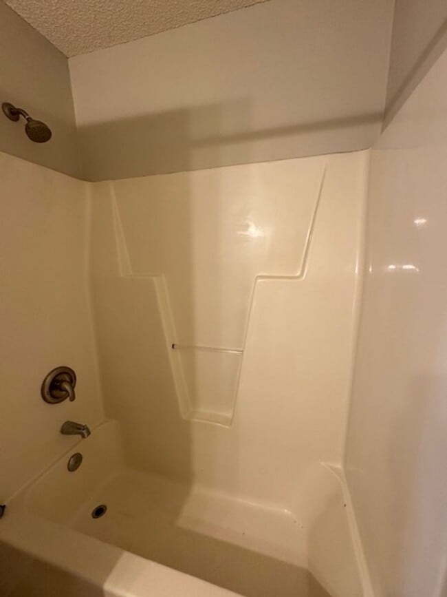 Building Photo - Lauren Place - Northchase