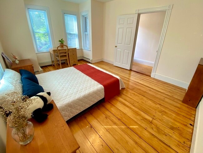 Primary Photo - 18 Fisk Plz