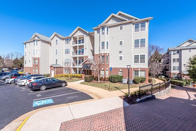 Building Photo - Fabulous 2br/2ba for rent in convenient Ga...