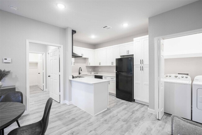 Building Photo - 2101 Reinke Rd