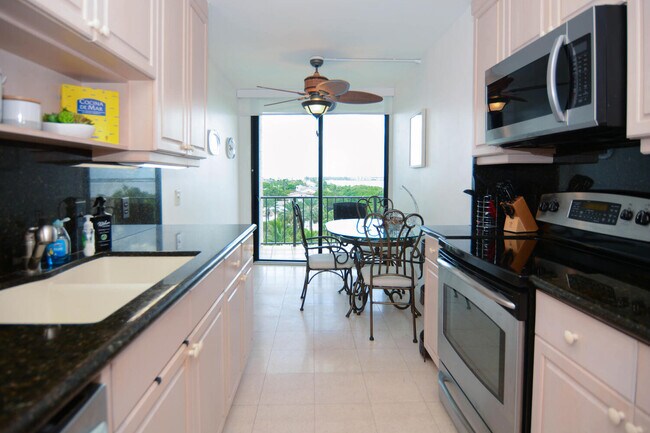Building Photo - 4200 N Ocean Dr
