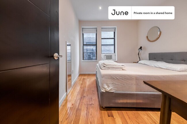 Building Photo - Private bedroom in 4 bed/2 bath Home