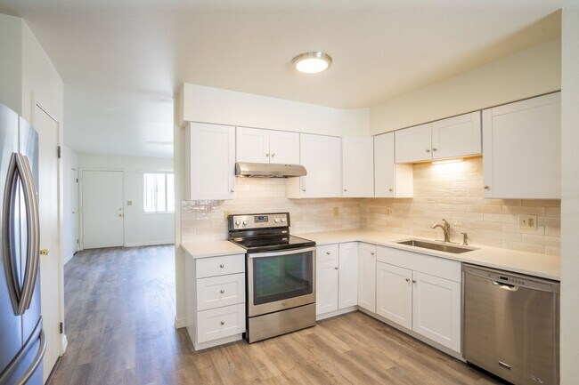 Building Photo - Newly Updated 3 Bed, 1 Bath Duplex in West Fort Collins