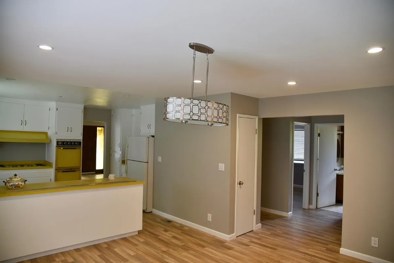 Building Photo - 1600 Main St