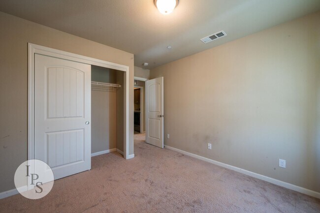 Building Photo - Fresno Westside Home, 5BR/3BA, Built 2018 – Great for Families