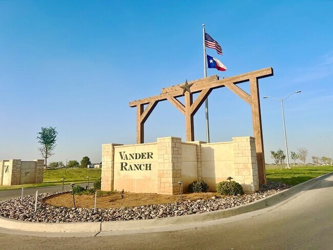 Building Photo - 2606 S County Rd