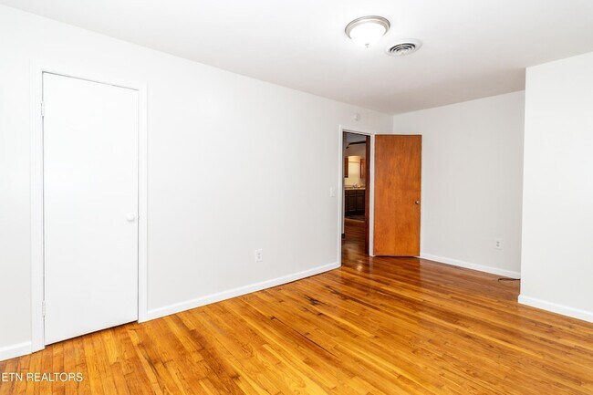 Building Photo - 6520 Jackie Ln