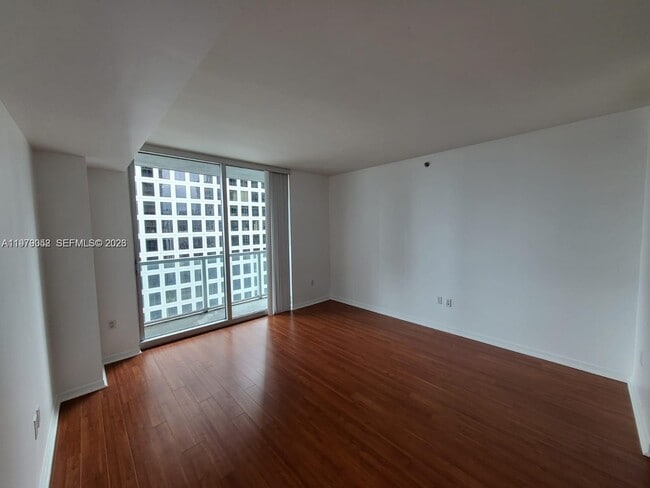 Building Photo - 500 Brickell Ave