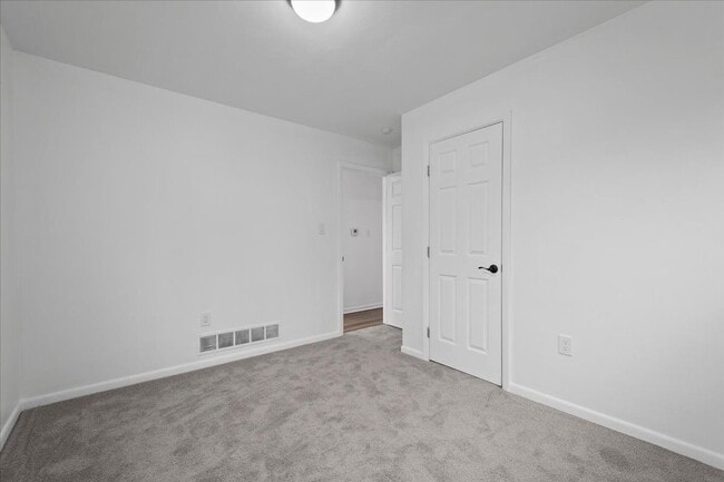 Building Photo - 1303 Cloverdale St