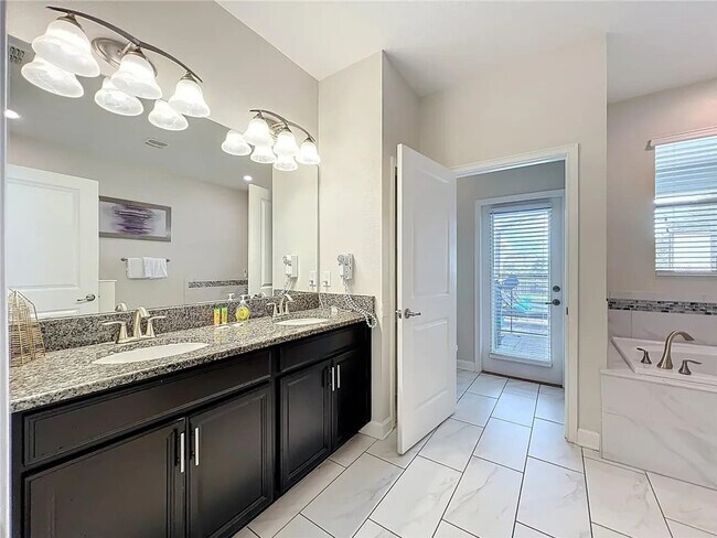 Building Photo - 9048 Sand Trap Dr