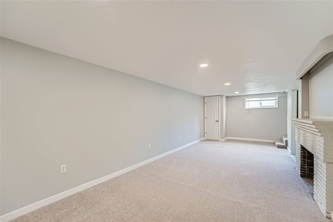 Building Photo - Charming and newly remodeled 4 bed x 2 bat...