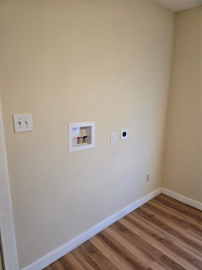 Building Photo - 2216 3rd St