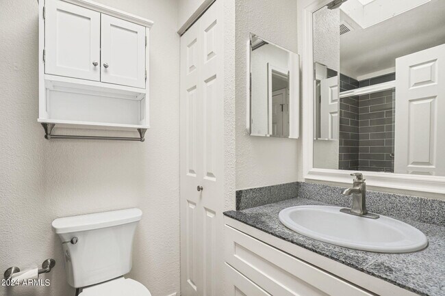 Building Photo - 16819 E Gunsight Dr