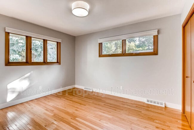 Building Photo - 220 Hopi Pl