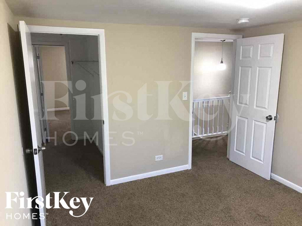 Building Photo - 26646 Elmwood Ave