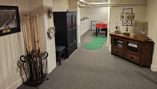 Building Photo - 15 Lake Ave