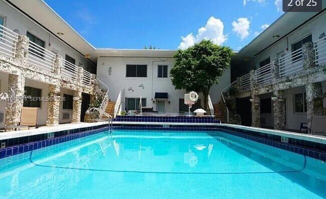 Building Photo - 320 85th St