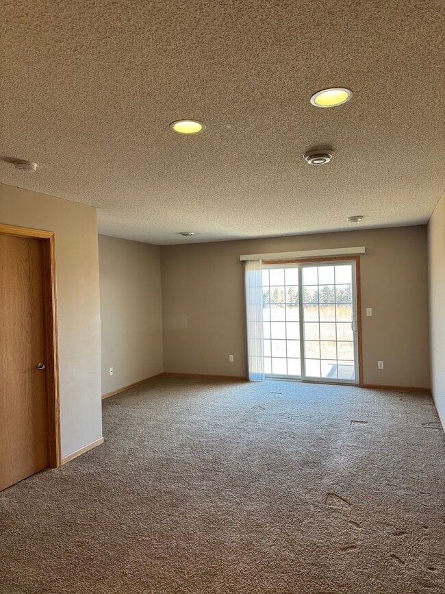 Building Photo - Move in August 8, 2025, and get August ren...