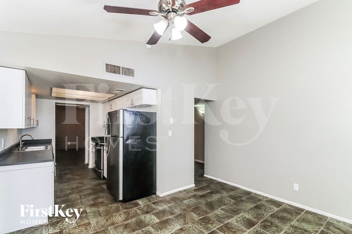 Building Photo - 3320 S Margo Dr