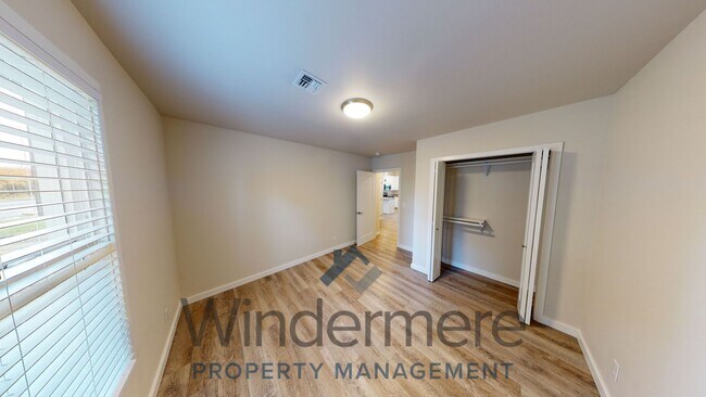 Building Photo - 1322 E Alder St