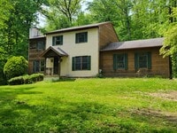 Building Photo - 585 Friendship Dr