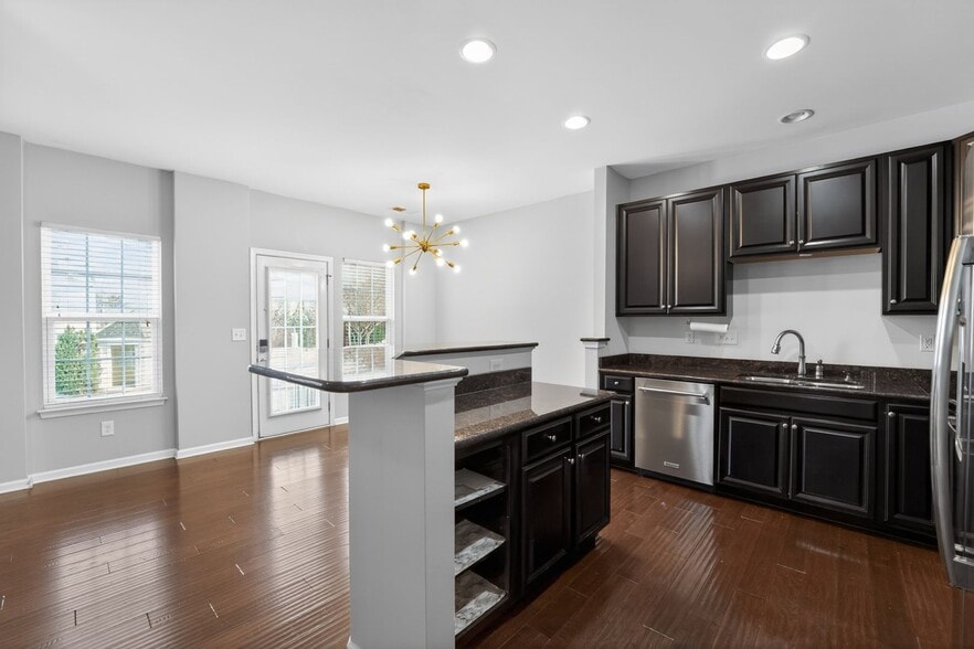 Building Photo - 6402 Terrace View Ct