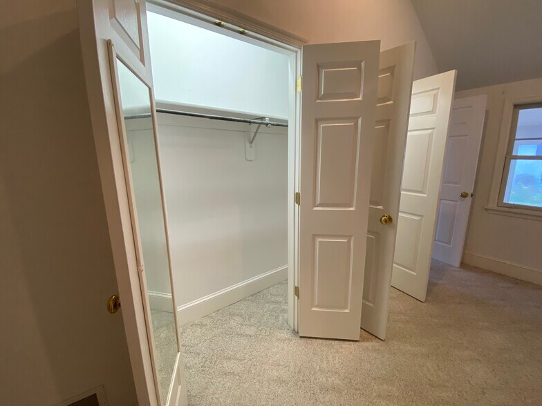 Closet - 1926 Sugar Bottom Rd