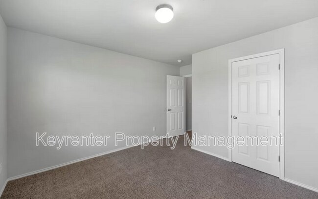 Building Photo - 1504 Chuck Wagon Dr