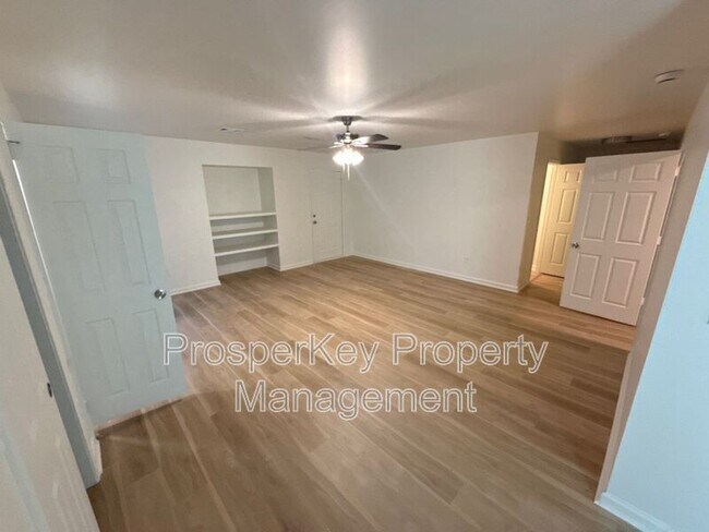 Building Photo - 1413 John Smith Ave