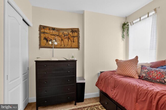 Building Photo - 4215 Ridge Ave