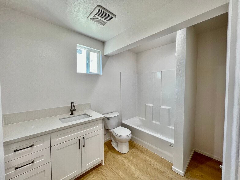 Building Photo - 3118 W 109th St