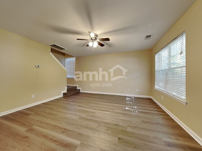 Building Photo - 230 Stoney Xing