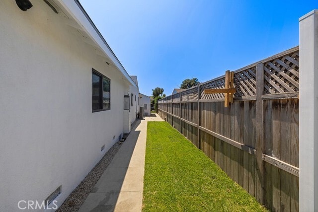 Building Photo - 11245 Greenlawn Ave