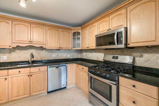 Building Photo - 1328 Webford Ave