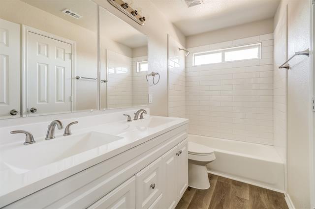 Building Photo - 715 S Parks Dr